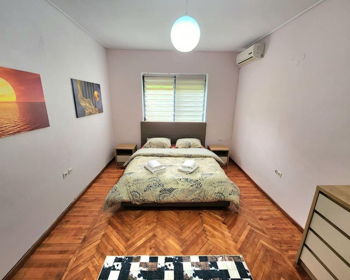Turqoise Flat In City Center With 24H Self Check In Tirana Esterno foto