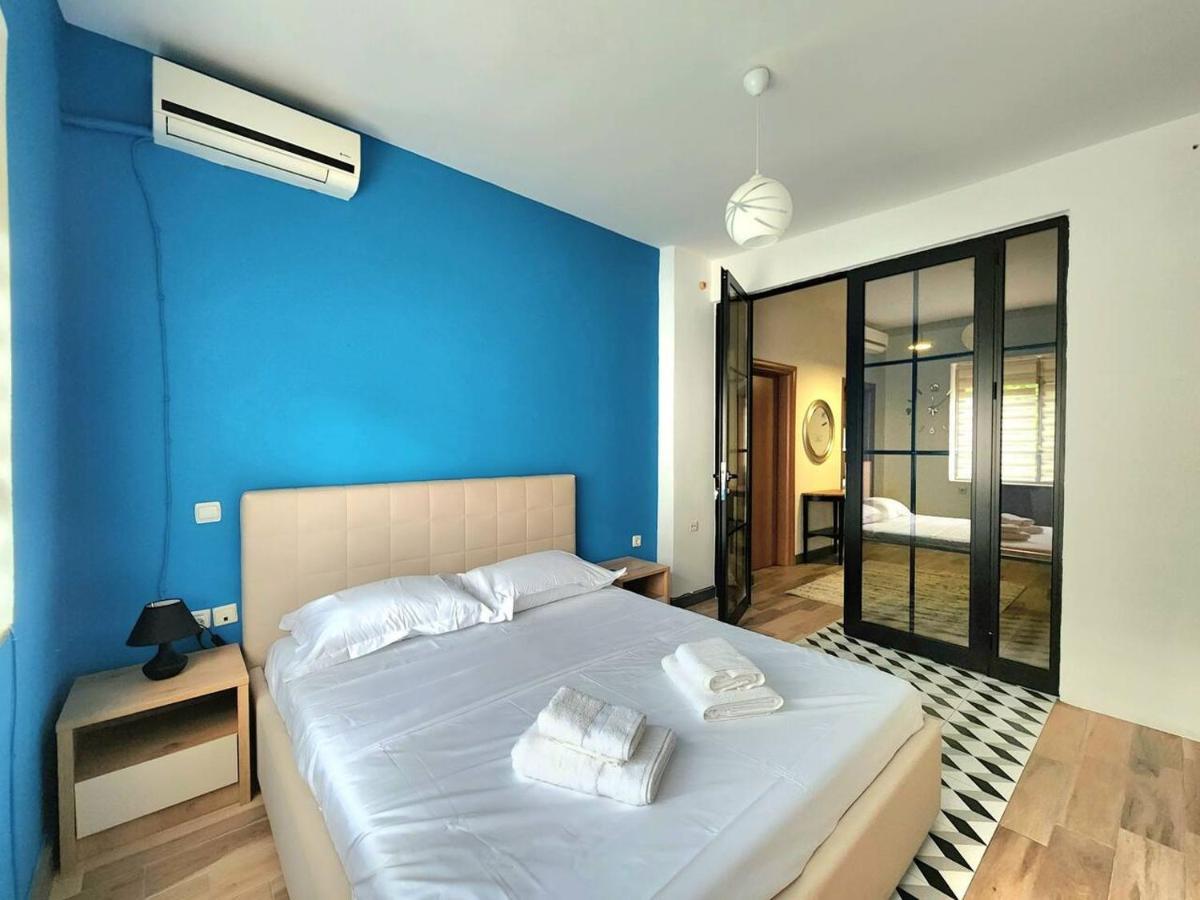 Turqoise Flat In City Center With 24H Self Check In Tirana Esterno foto
